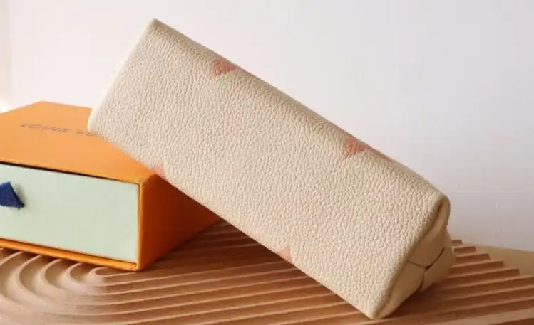 LV Clutch Bags 4206A-0094