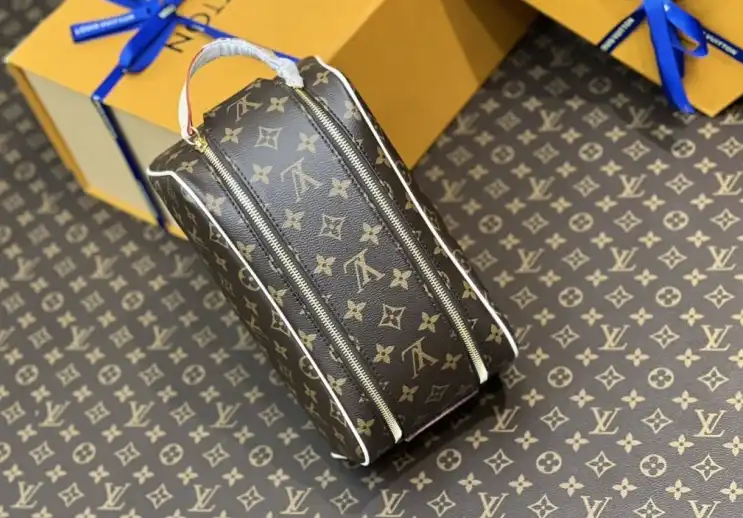 LV Cosmetic Bags 4206A-0373