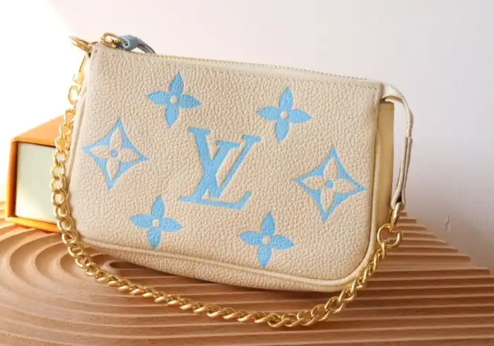 LV Clutch Bags 4206A-0805