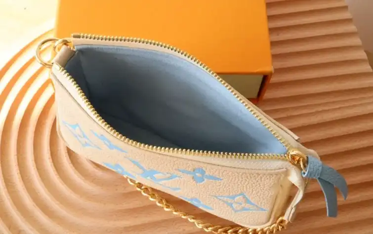 LV Clutch Bags 4206A-0805