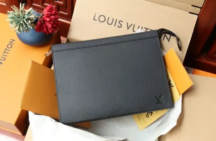LV Clutch Bags 4206A-0863