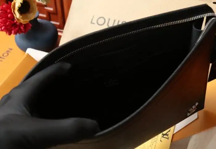 LV Clutch Bags 4206A-0864