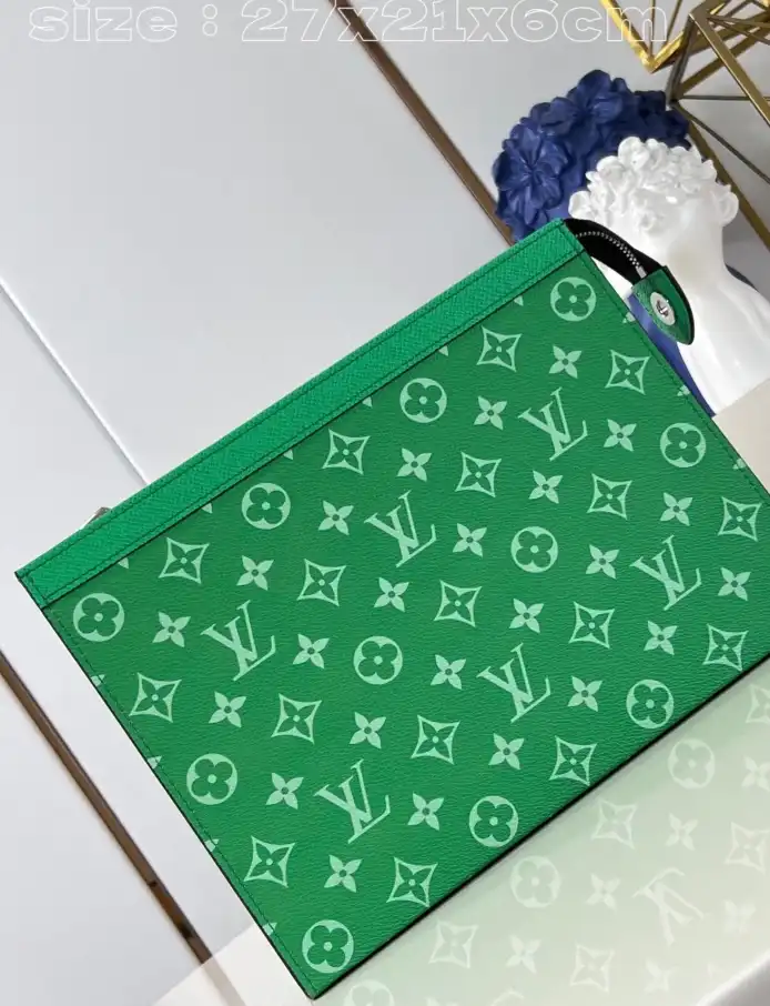 LV Clutch Bags 4206A-2704