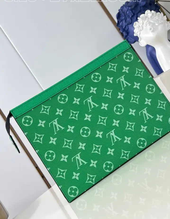 LV Clutch Bags 4206A-2704