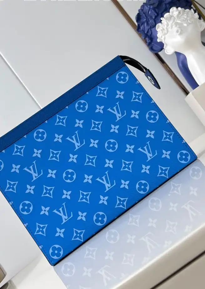 LV Clutch Bags 4206A-2705