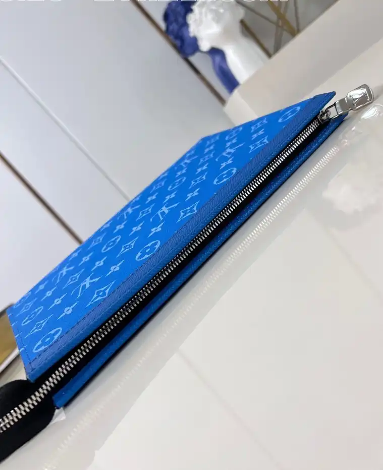 LV Clutch Bags 4206A-2705