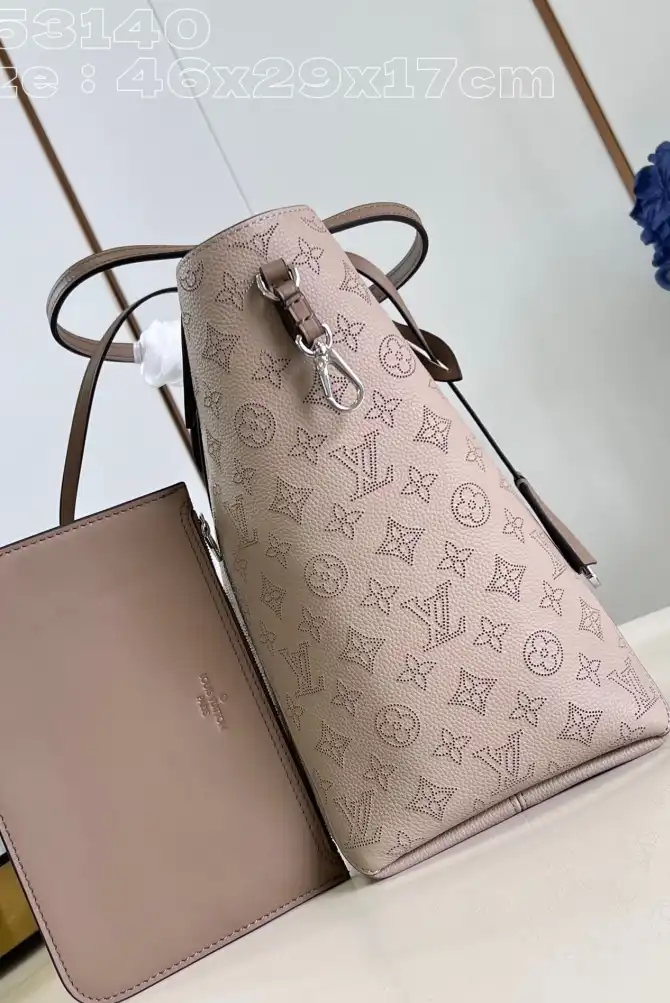 LV Shopping Bags 4206A-2722