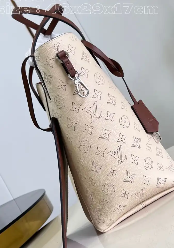 LV Shopping Bags 4206A-2723