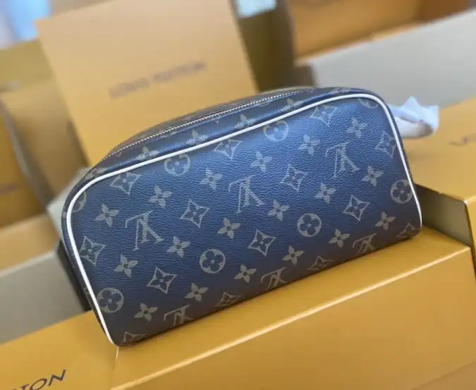 LV Clutch Bags 4206A-4109