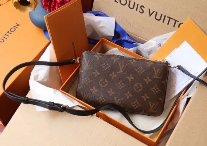 LV Clutch Bags 4206A-6277