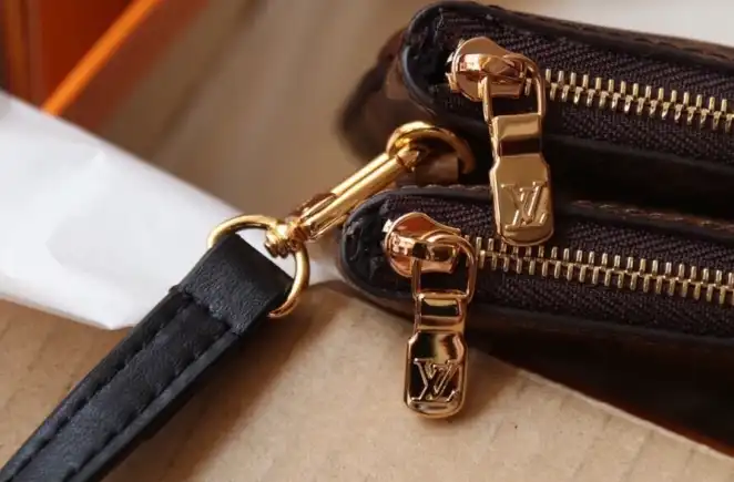 LV Clutch Bags 4206A-6277
