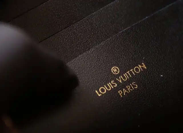 LV Clutch Bags 4206A-6277