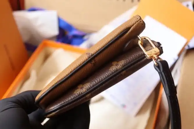 LV Clutch Bags 4206A-6277