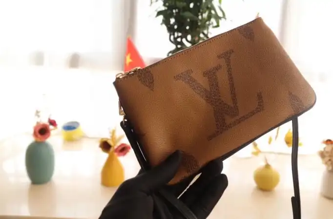 LV Clutch Bags 4206A-6277