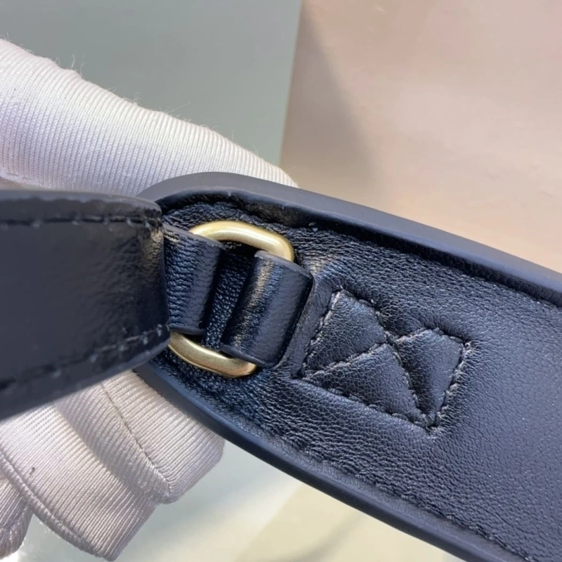 Bv*b*rry top handle bags 4211d-0026