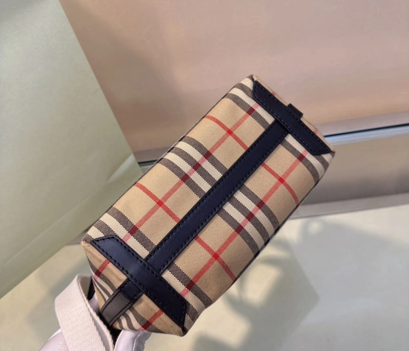 Bv*b*rry shopping bags 4211d-0092
