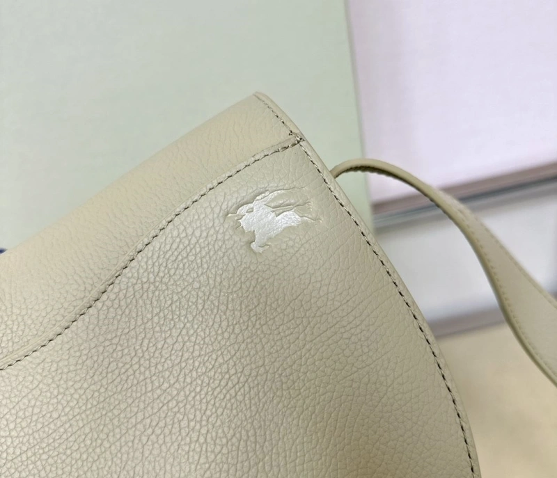 Bv*b*rry satchel bags 4211d-0218