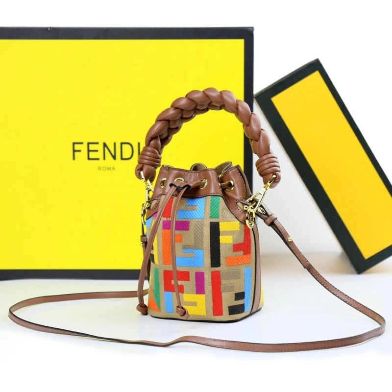 F**di bucket bags 4220-0105