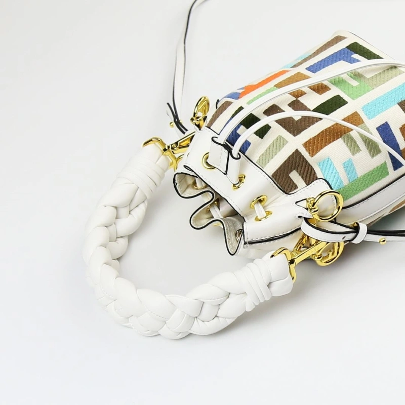 F**di bucket bags 4220-0106