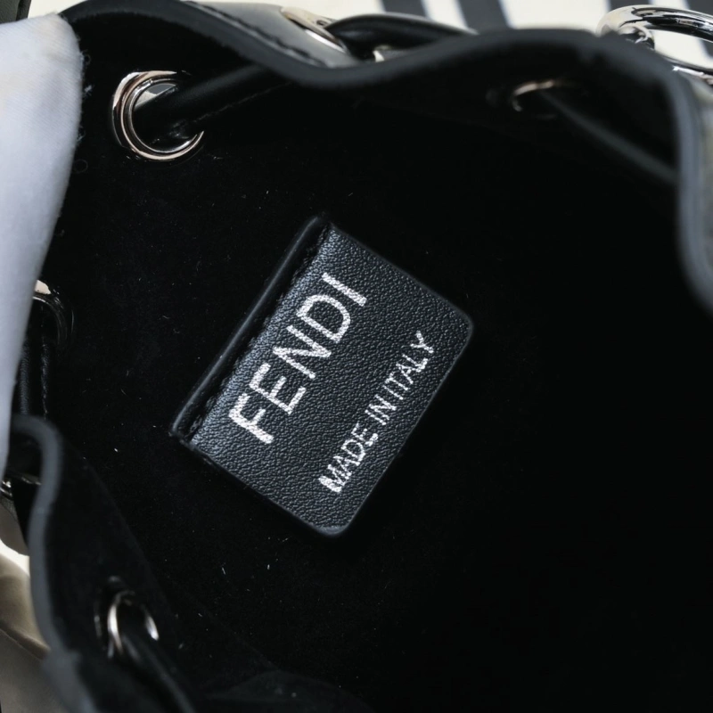 F**di bucket bags 4220-0234