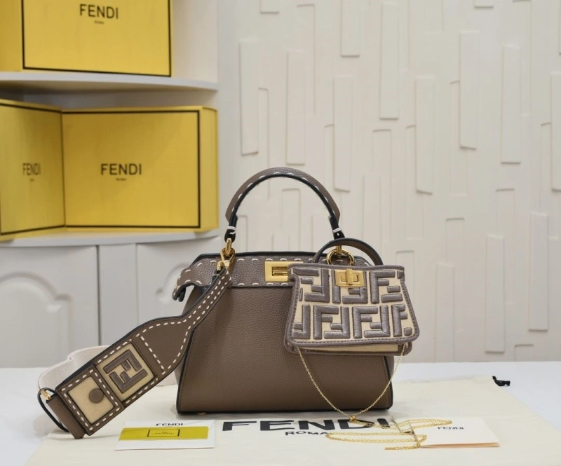 F**di shopping bags 4220-0269