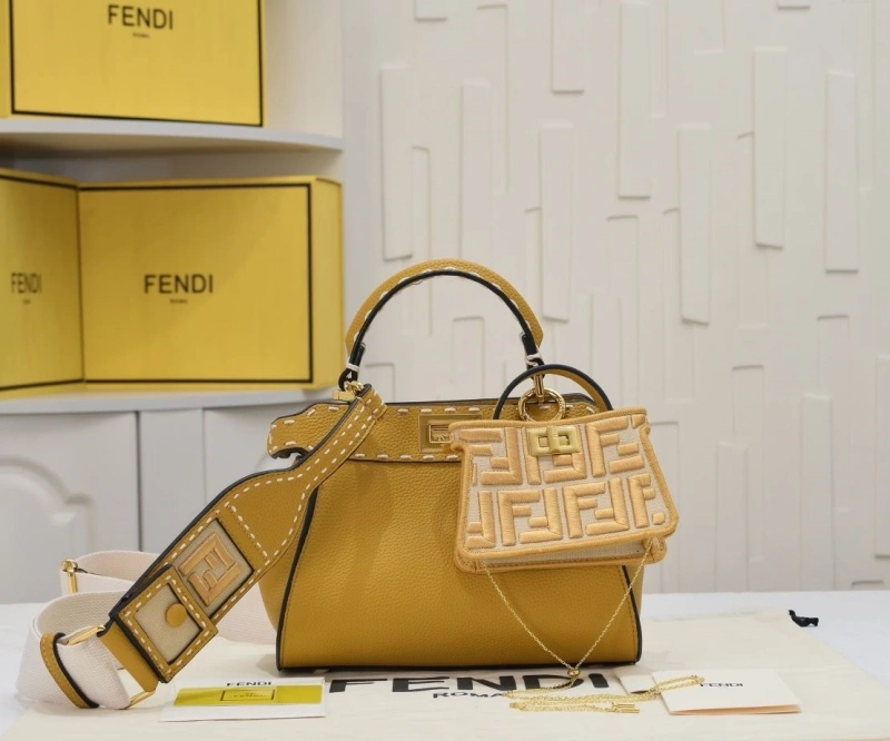 F**di shopping bags 4220-0270