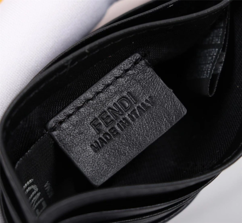 F**di wallets 4220a-0092
