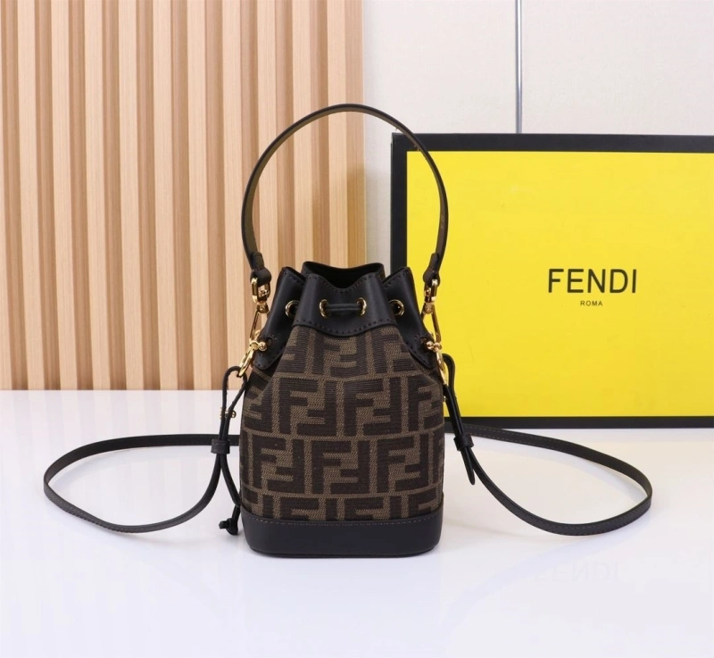 F**di bucket bags 4220a-0221
