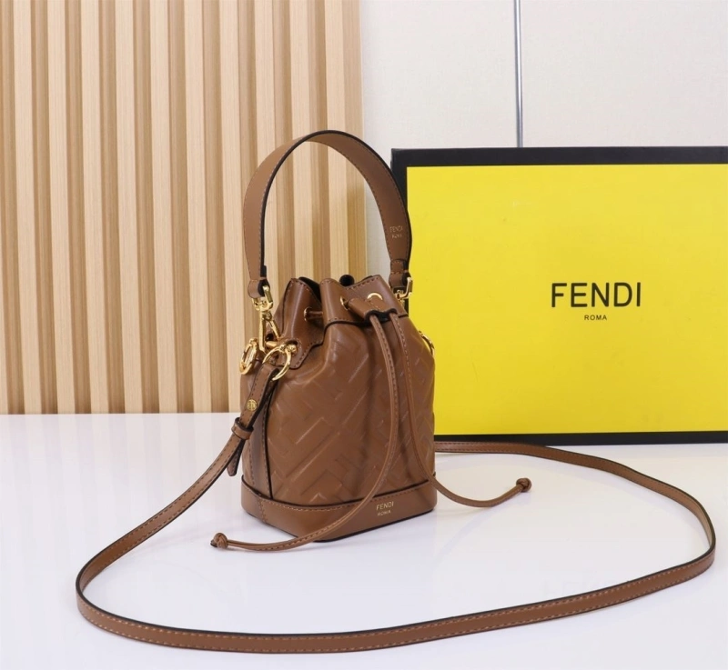 F**di bucket bags 4220a-0222