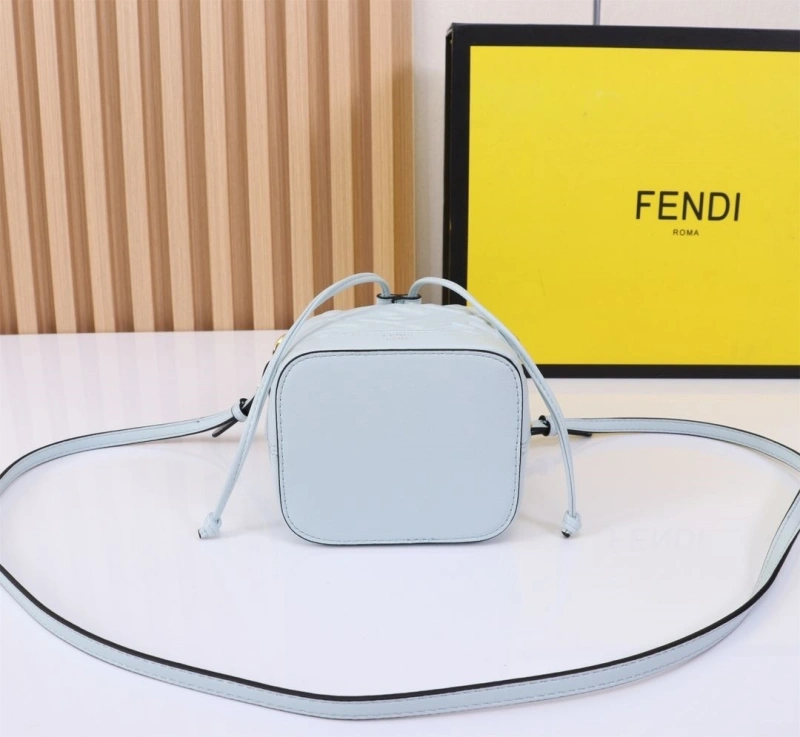 F**di bucket bags 4220a-0223
