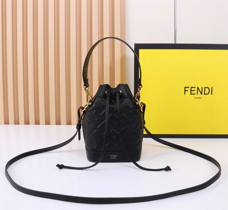 F**di bucket bags 4220a-0225