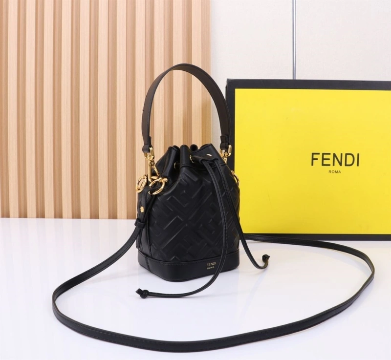 F**di bucket bags 4220a-0225