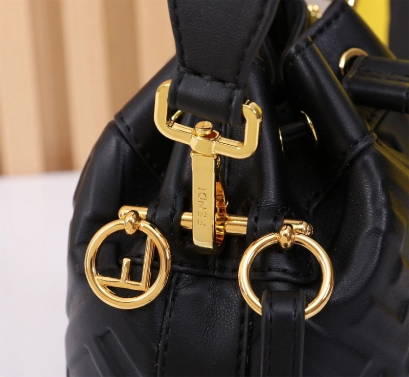 F**di bucket bags 4220a-0225