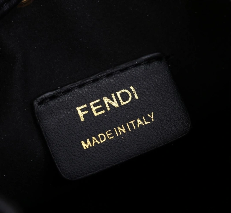 F**di bucket bags 4220a-0225