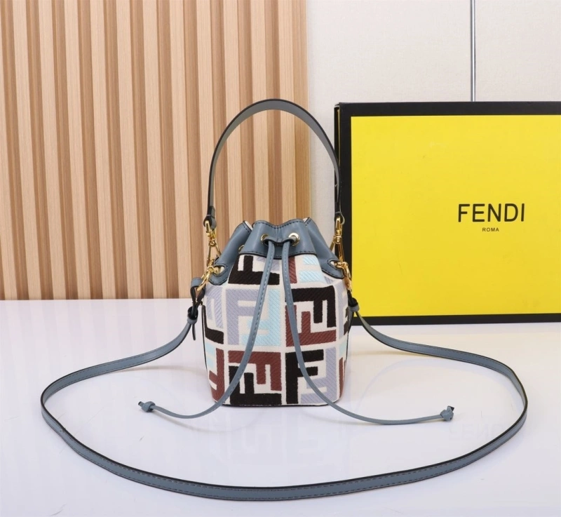 F**di bucket bags 4220a-0228