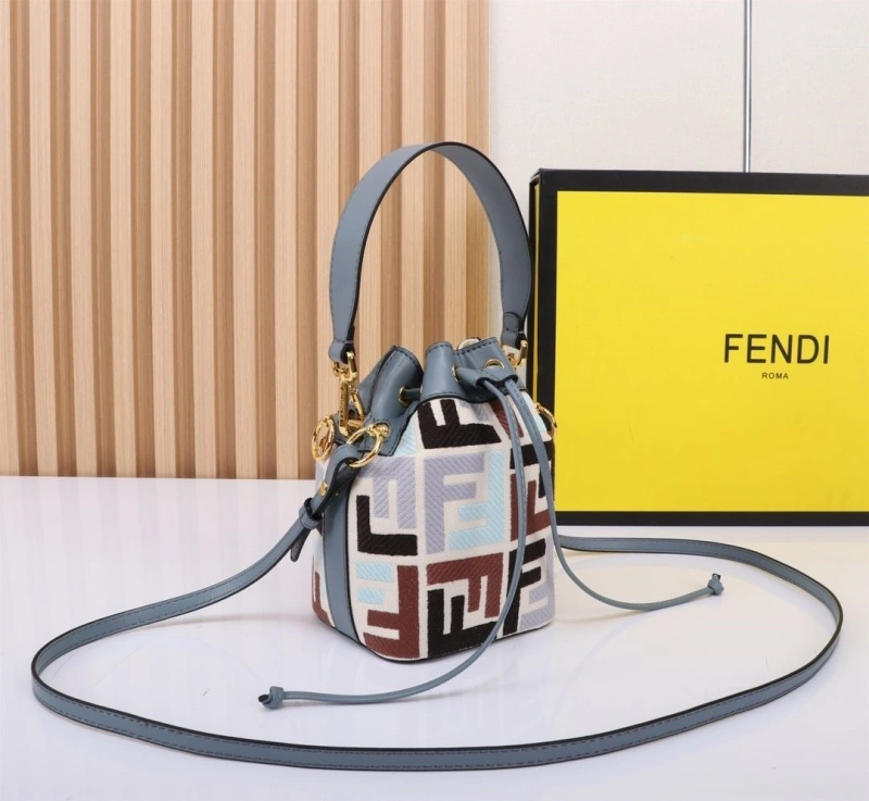F**di bucket bags 4220a-0228