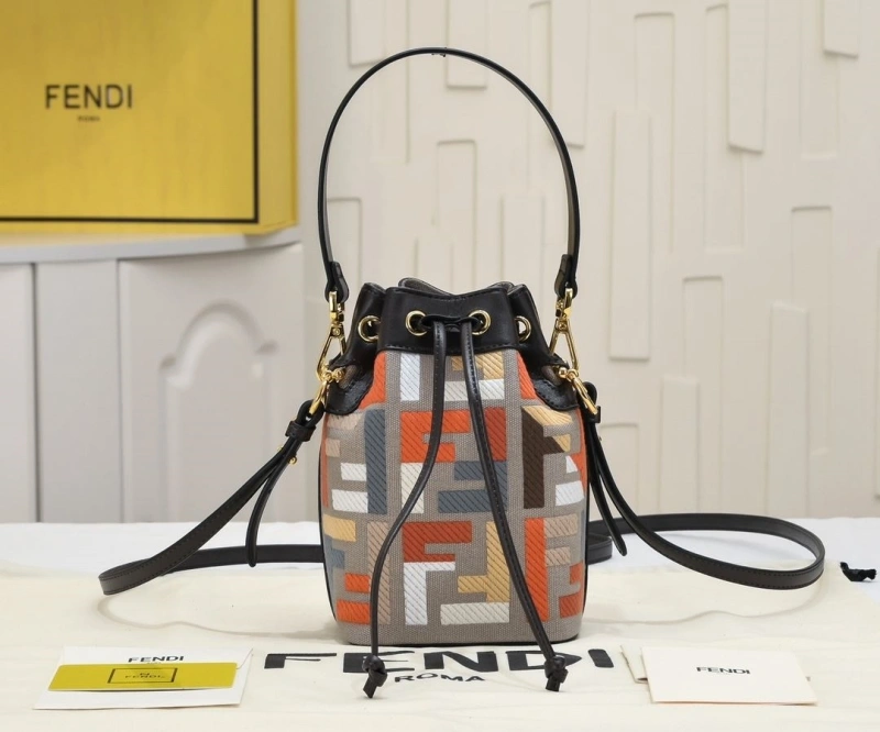 F**di bucket bags 4220a-0248