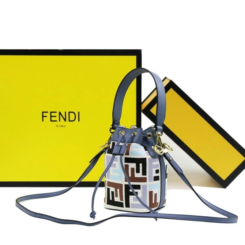 F**di bucket bags 4220a-0319