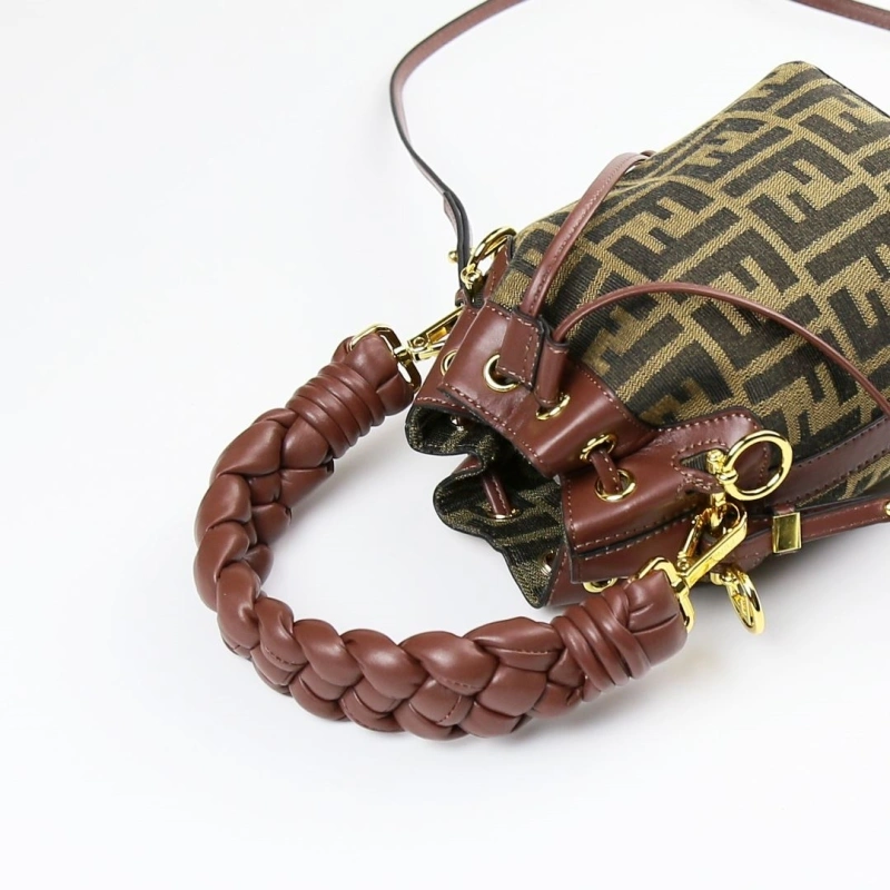 F**di bucket bags 4220a-0326