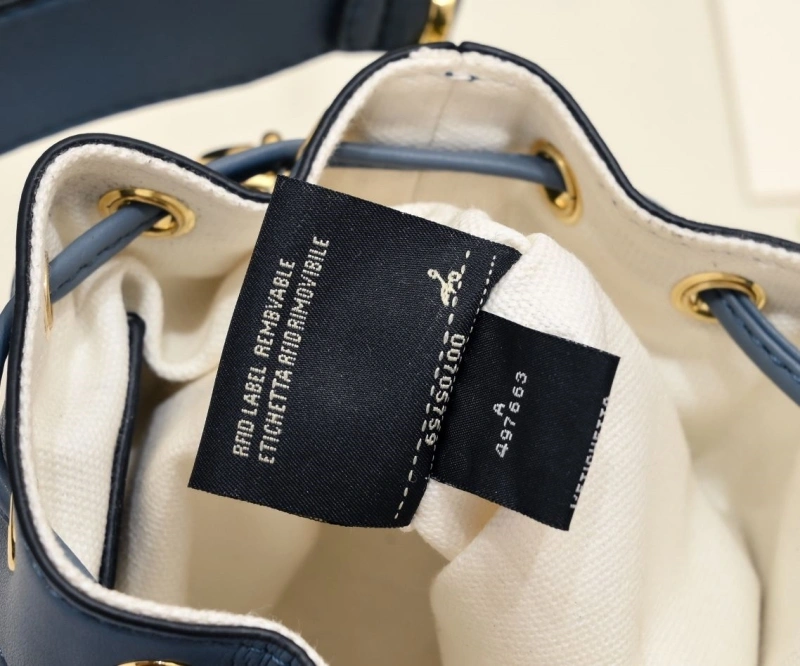 F**di bucket bags 4220a-0522