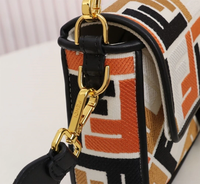 F**di top handle bags 4220a-0677