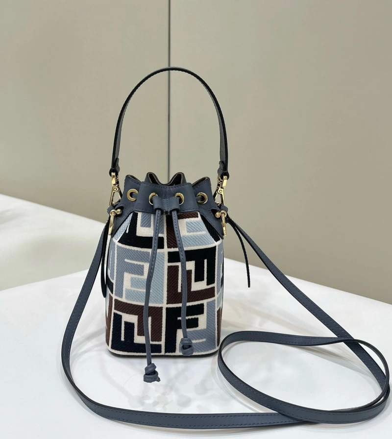 F**di bucket bags 4220a-0679