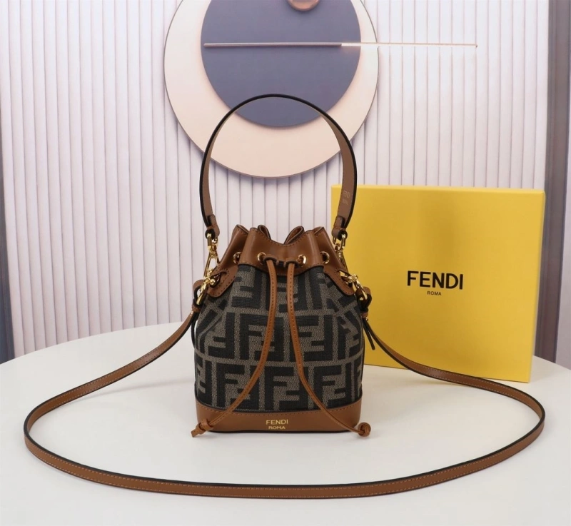 F**di bucket bags 4220a-0680