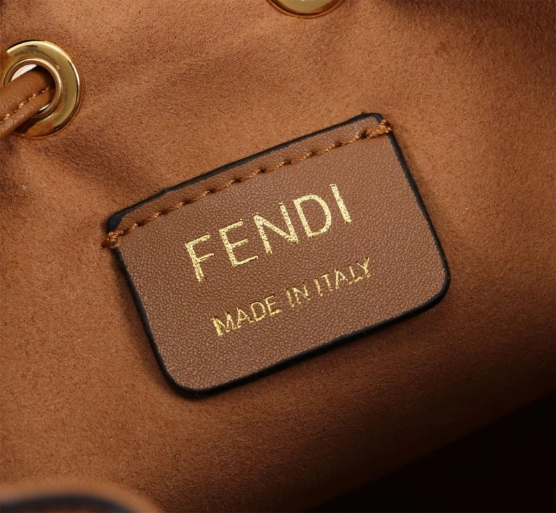 F**di bucket bags 4220a-0680