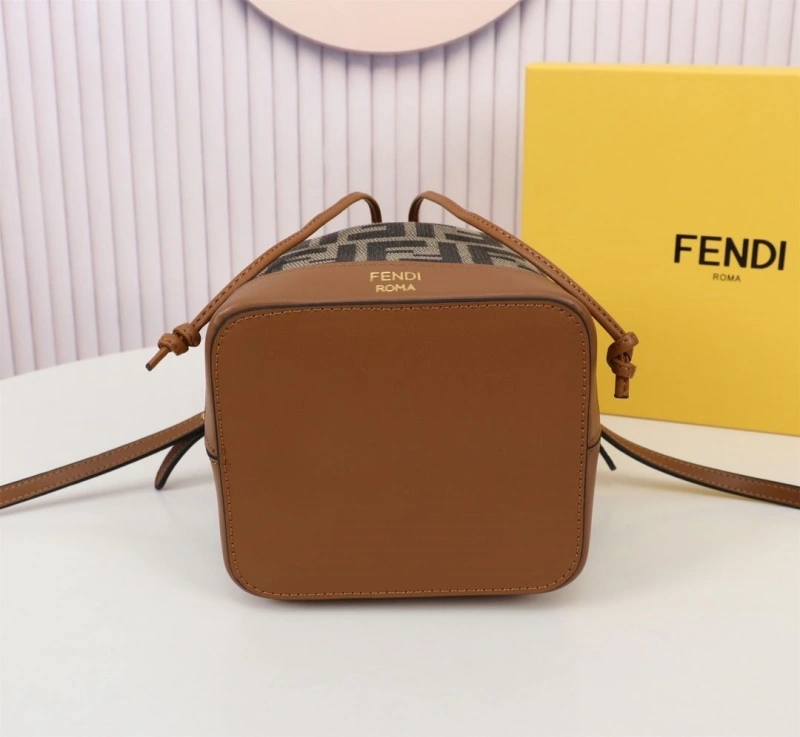 F**di bucket bags 4220a-0680