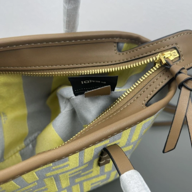 F**di shopping bags 4220a-0698
