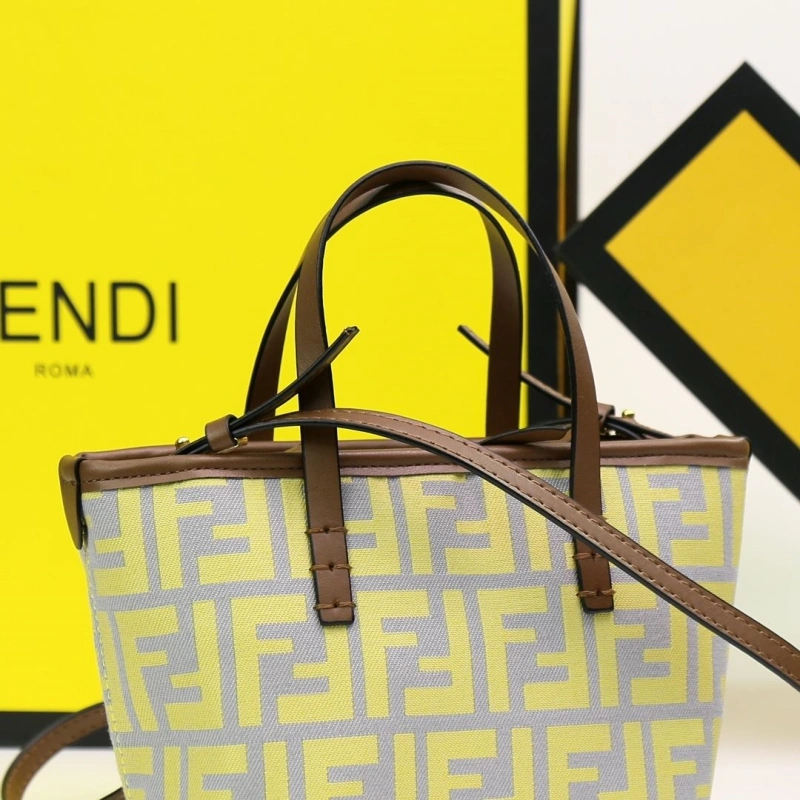F**di shopping bags 4220c-0237