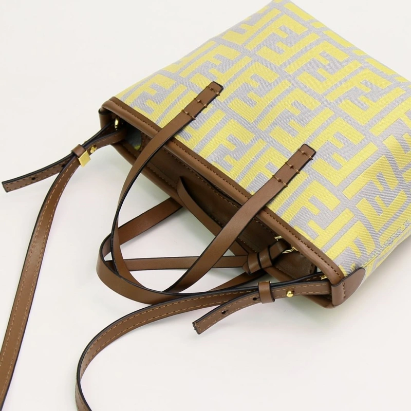 F**di shopping bags 4220c-0237