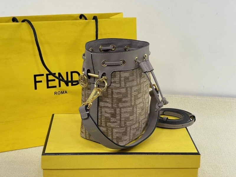 F**di bucket bags 4220d-0013