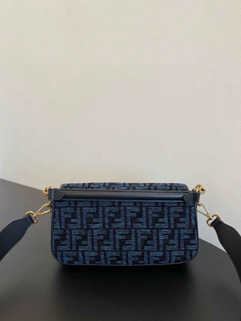 F**di baguette bags 4220d-0016